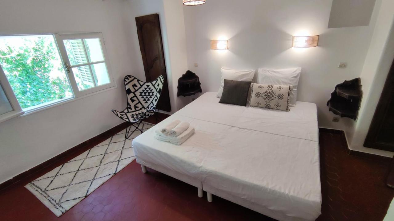 Logis Hotel & Restaurant Du Parc Gemenos Ngoại thất bức ảnh