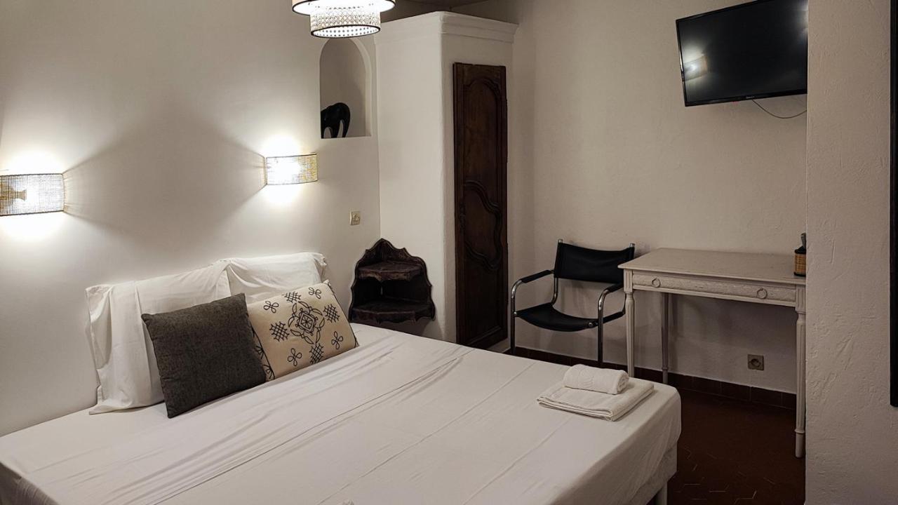 Logis Hotel & Restaurant Du Parc Gemenos Ngoại thất bức ảnh