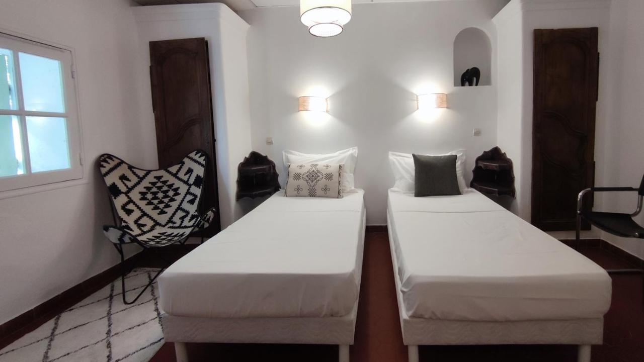 Logis Hotel & Restaurant Du Parc Gemenos Ngoại thất bức ảnh