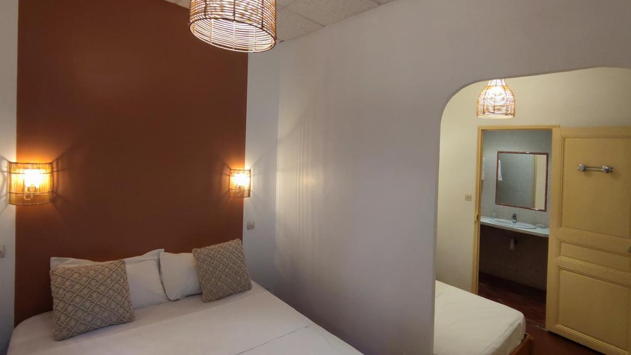 Logis Hotel & Restaurant Du Parc Gemenos Ngoại thất bức ảnh